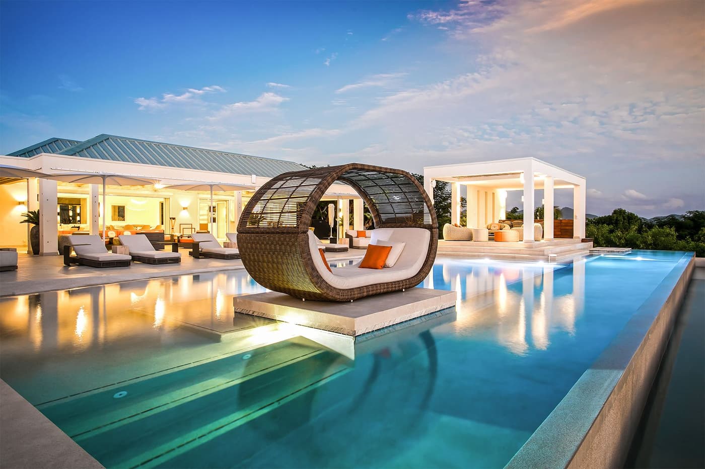 Villa Avanti — luxury villa photo 1