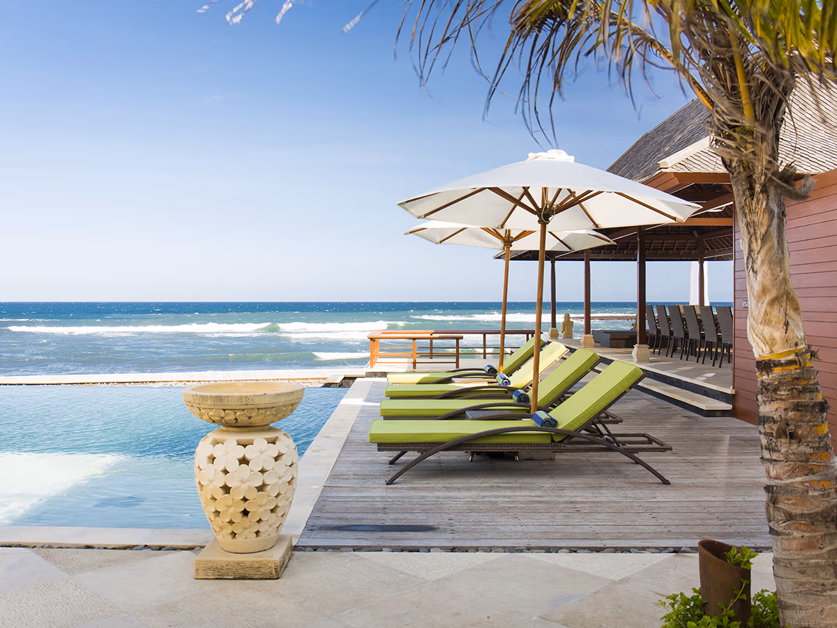 Bayu Gita Beach Front — luxury villa photo 1