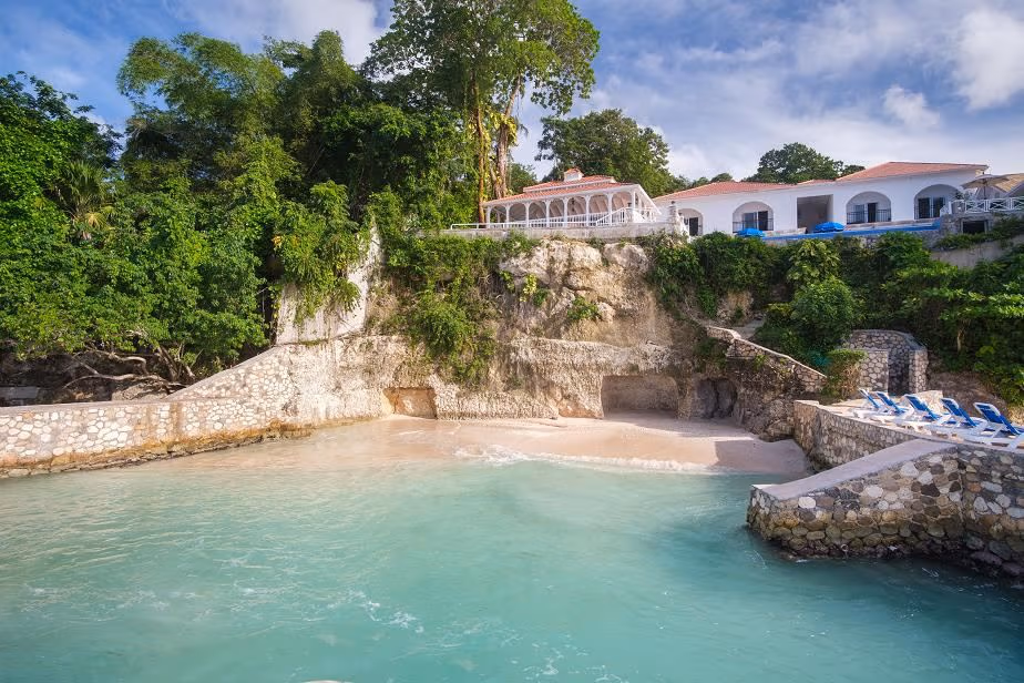 Golden Clouds Villa — luxury villa photo 1