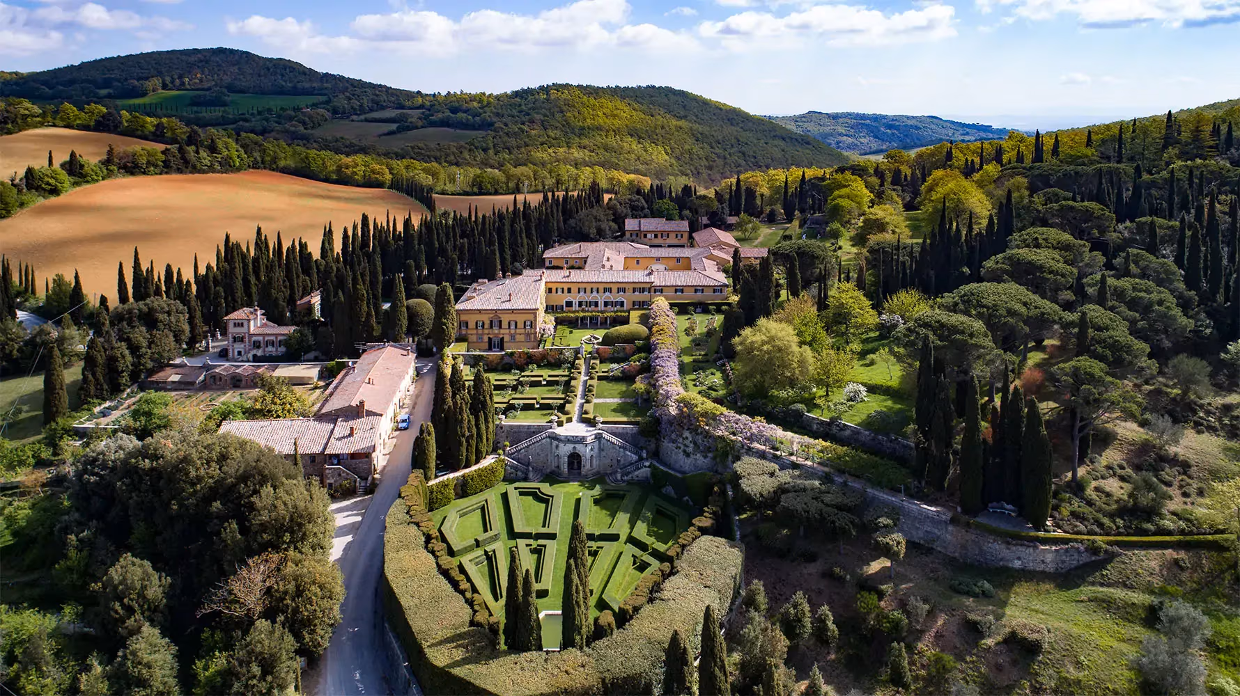 Villa La Foce — luxury villa photo 1