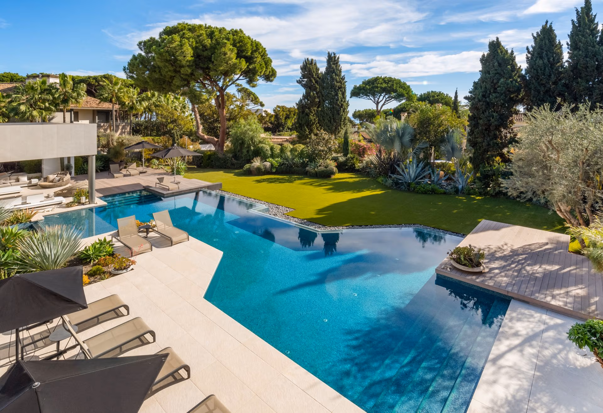 Savannah Golden Villa — luxury villa photo 1